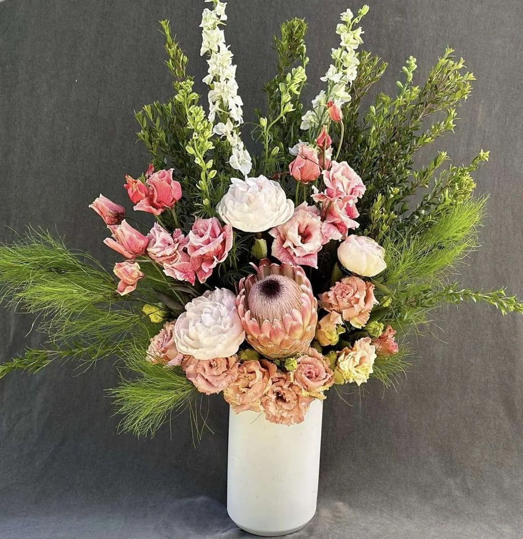 flower delivery in pink lisianthus