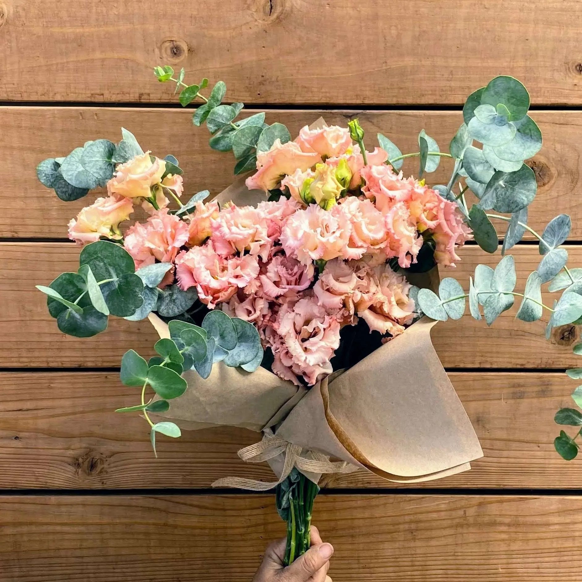 flower delivery peach lisianthus