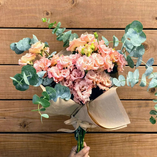 flower delivery peach lisianthus